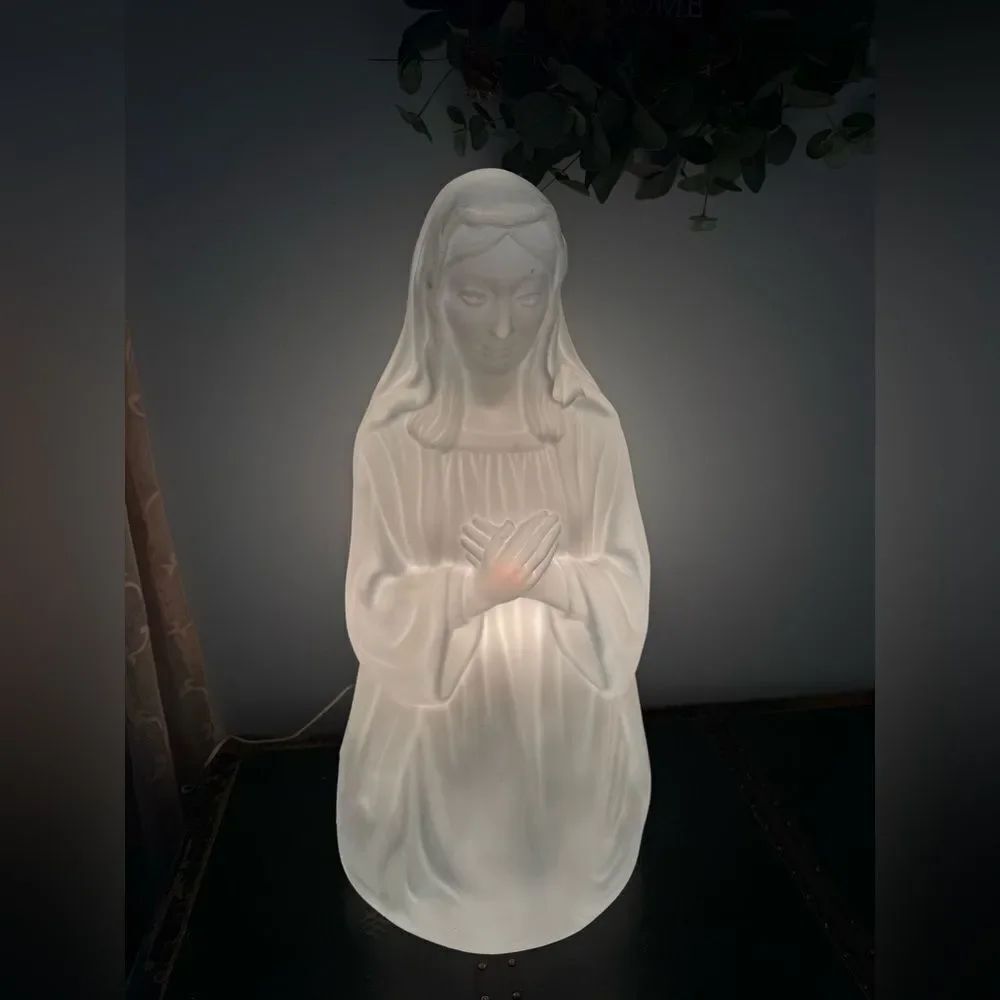 Empire Nativity White Lighted MaryâBlow Mold Vintage Working 28" Tall